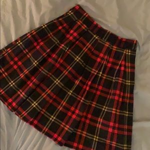Vintage knee length plaid pleated skirt